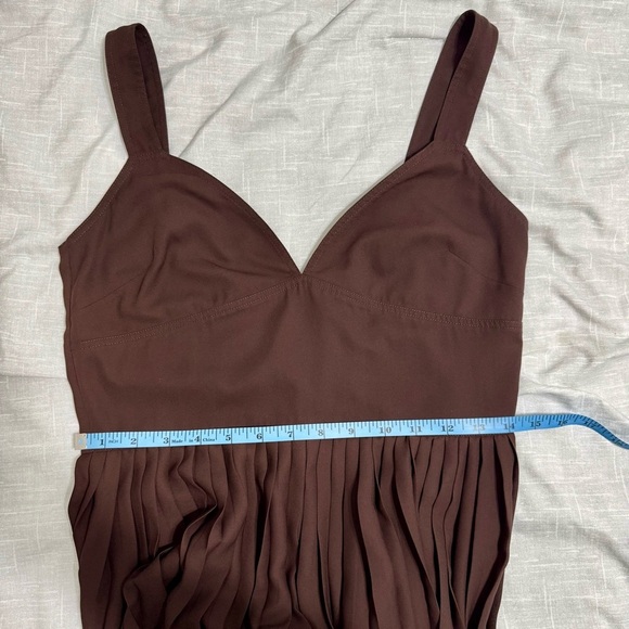 Vince Brown Pleated Culotte Wide Leg V Neck Jumpsuit in Black Walnut Size 6 - Picture 10 of 11